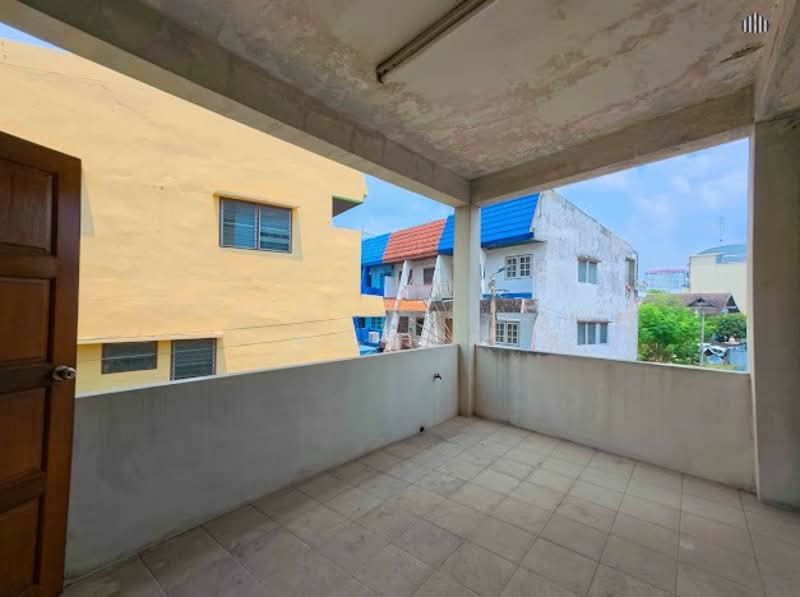 ขาย - ทำเลการค้าติดแนวรถไฟฟ้าMRT!!! เหมาะทำออฟฟิศ คลังสินค้า ขายตึกแถว 4.5 ชั้น2 คูหา 33 ตรว. ติดถนน, กรุงเทพ