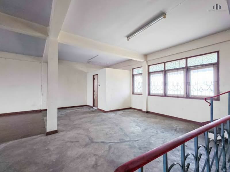 For Sale - ทำเลการค้าติดแนวรถไฟฟ้าMRT!!! เหมาะทำออฟฟิศ คลังสินค้า ขายตึกแถว 4.5 ชั้น2 คูหา 33 ตรว. ติดถนน, Bangkok