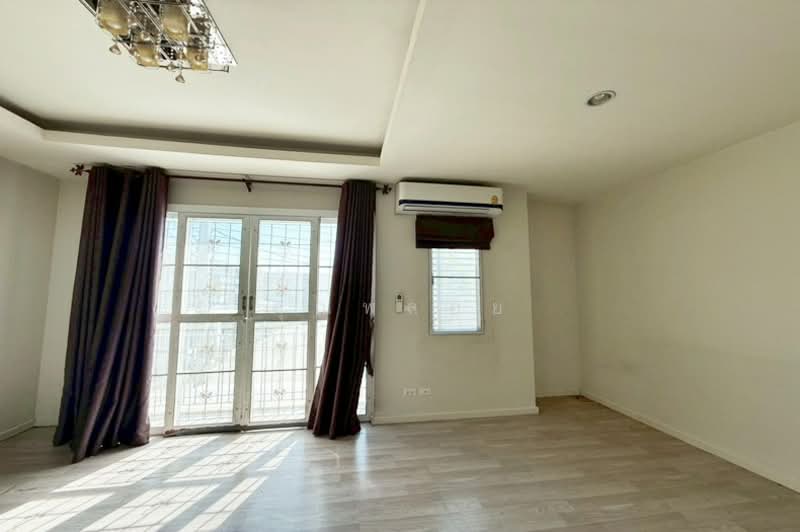 Pruksa Lite Lox Donmuang, Bangkok, Soi Thoet Rachan 45, Si Khan, Don Mueang, Bangkok, 3 Bedrooms, 119 sqm, Townhouse For Sale, by คุณพลอย, 500212761 - DDproperty.com
