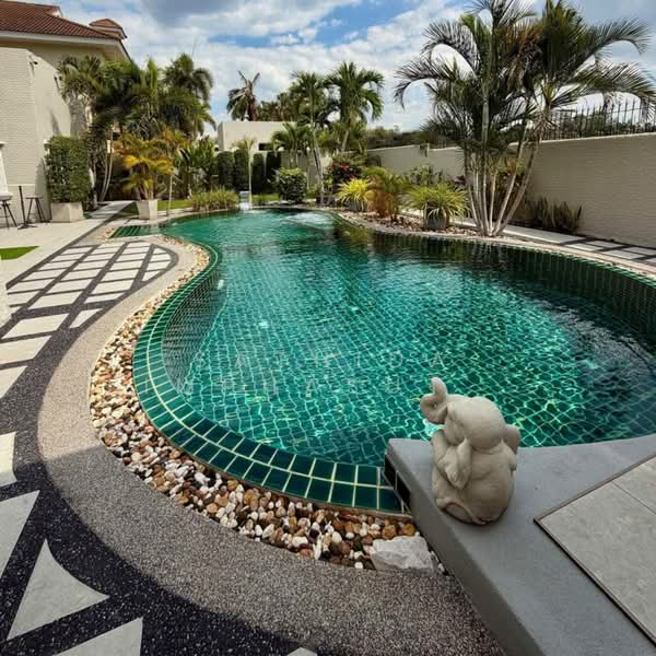 Santa Maria, Chon Buri (Pattaya), Tambon Pong, Poong, Bang Lamung (Pattaya), Chon Buri (Pattaya), 3 Bedrooms, 270 sqm, Villa For Sale, by Sathida Limphasut (App), 500212849 - DDproperty.com