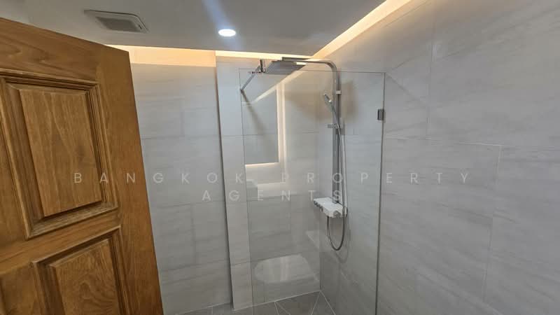 Fifty Fifth Tower : ฟิฟตี้ฟิฟท์ ทาวเวอร์, กรุงเทพ, 84 ซอยสุขุมวิท 55 ถนนสุขุมวิท, คลองตันเหนือ, วัฒนา, กรุงเทพ, 170 ตร.ม., คอนโด ให้เช่า, โดย BANGKOK PROPERTY AGENTS, 500212910 - DDproperty.com