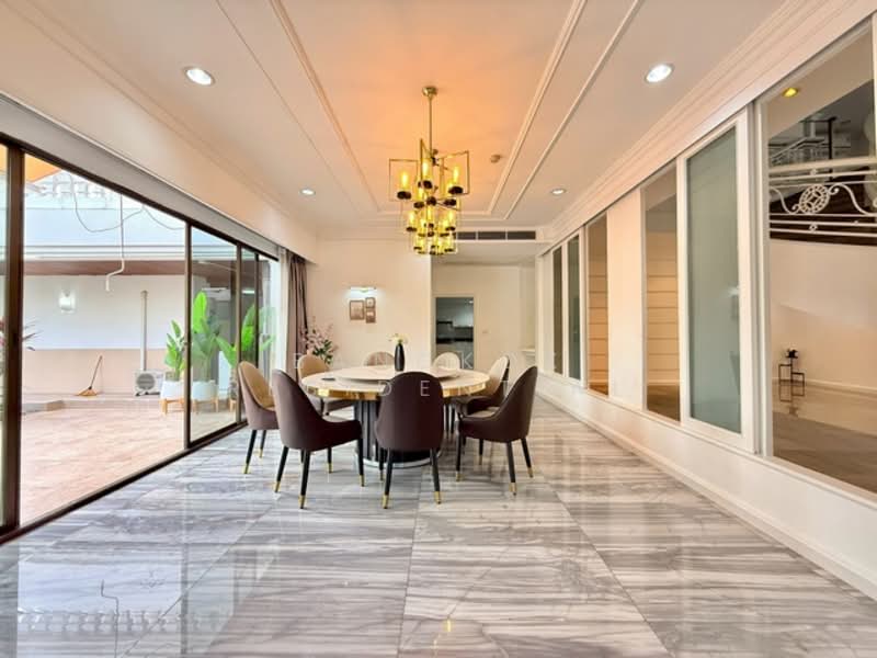 Charan Tower Residences by Aspira, Bangkok, 19 Soi Sukhumvit 43, Khlong Tan Nua, Watthana, Bangkok, 4 Bedrooms, 385 sqm, Apartment For Rent, by Bangkok Residential, 500212913 - DDproperty.com