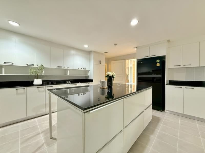 Charan Tower Residences by Aspira, Bangkok, 19 Soi Sukhumvit 43, Khlong Tan Nua, Watthana, Bangkok, 4 Bedrooms, 385 sqm, Apartment For Rent, by Bangkok Residential, 500212913 - DDproperty.com