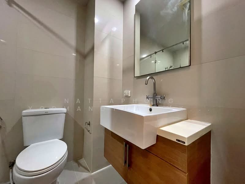 HIVE Taksin, Bangkok, 18 1 Soi, Khlong Ton Sai, Khlong San, Bangkok, Studio, 31 sqm, Condo For Rent, by NATTAPHONG Yodmanotham (K. Book), 500212965 - DDproperty.com