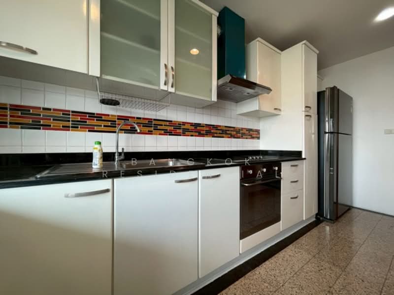 Royal Castle Sukhumvit, Bangkok, 30 Soi Sukhumvit 39, Khlongtoei Nua, Watthana, Bangkok, 3 Bedrooms, 160 sqm, Condo For Rent, by Bangkok Residential, 500212970 - DDproperty.com