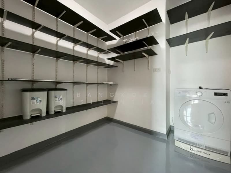 Royal Castle Sukhumvit, Bangkok, 30 Soi Sukhumvit 39, Khlongtoei Nua, Watthana, Bangkok, 3 Bedrooms, 160 sqm, Condo For Rent, by Bangkok Residential, 500212970 - DDproperty.com