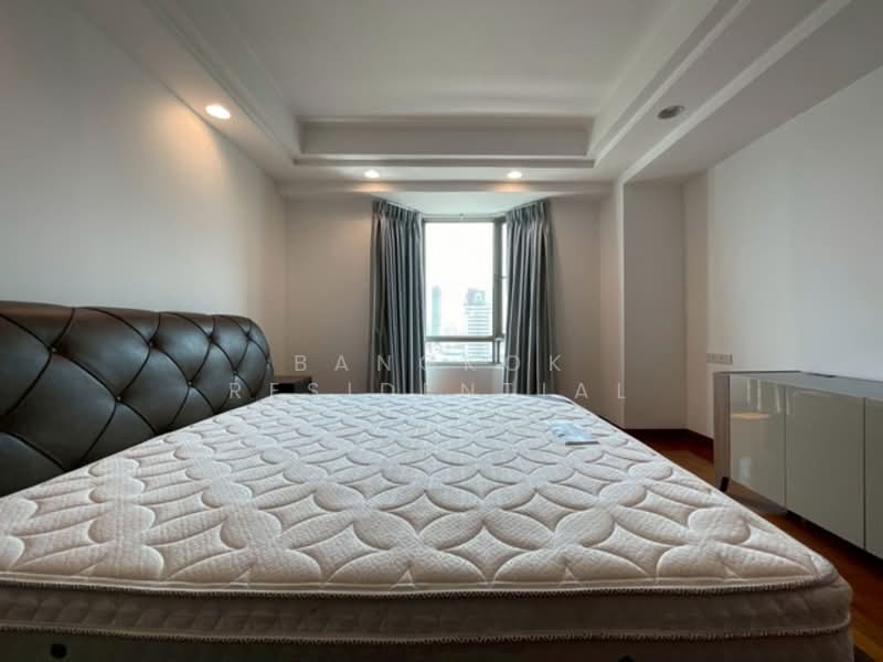 Royal Castle Sukhumvit, Bangkok, 30 Soi Sukhumvit 39, Khlongtoei Nua, Watthana, Bangkok, 3 Bedrooms, 160 sqm, Condo For Rent, by Bangkok Residential, 500212970 - DDproperty.com