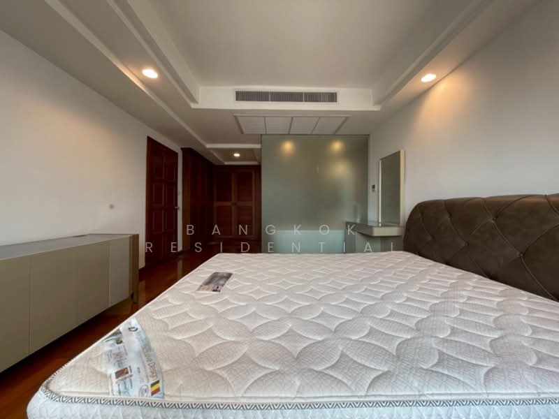 Royal Castle Sukhumvit, Bangkok, 30 Soi Sukhumvit 39, Khlongtoei Nua, Watthana, Bangkok, 3 Bedrooms, 160 sqm, Condo For Rent, by Bangkok Residential, 500212970 - DDproperty.com