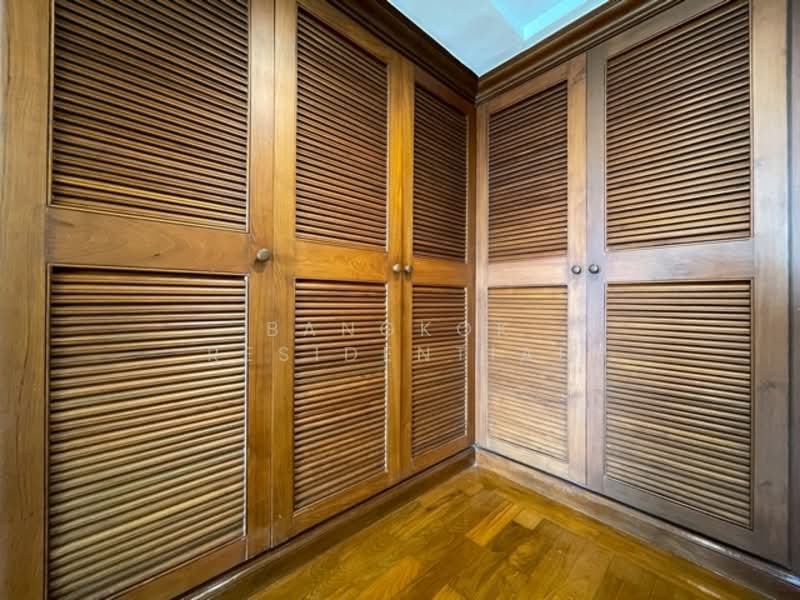 Royal Castle Sukhumvit, Bangkok, 30 Soi Sukhumvit 39, Khlongtoei Nua, Watthana, Bangkok, 3 Bedrooms, 160 sqm, Condo For Rent, by Bangkok Residential, 500212970 - DDproperty.com