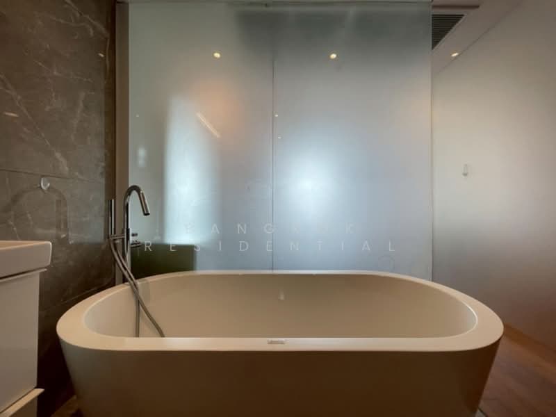 Royal Castle Sukhumvit, Bangkok, 30 Soi Sukhumvit 39, Khlongtoei Nua, Watthana, Bangkok, 3 Bedrooms, 160 sqm, Condo For Rent, by Bangkok Residential, 500212970 - DDproperty.com