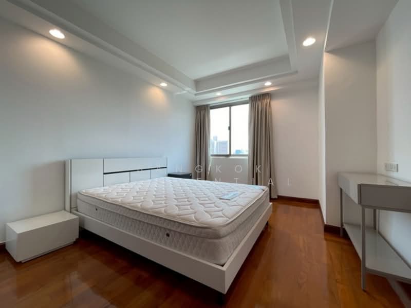 Royal Castle Sukhumvit, Bangkok, 30 Soi Sukhumvit 39, Khlongtoei Nua, Watthana, Bangkok, 3 Bedrooms, 160 sqm, Condo For Rent, by Bangkok Residential, 500212970 - DDproperty.com