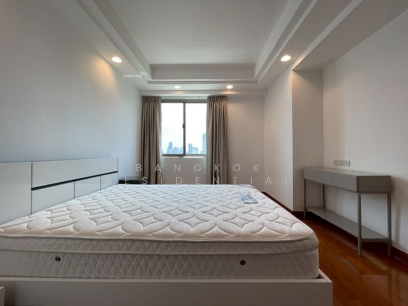 Royal Castle Sukhumvit, Bangkok, 30 Soi Sukhumvit 39, Khlongtoei Nua, Watthana, Bangkok, 3 Bedrooms, 160 sqm, Condo For Rent, by Bangkok Residential, 500212970 - DDproperty.com