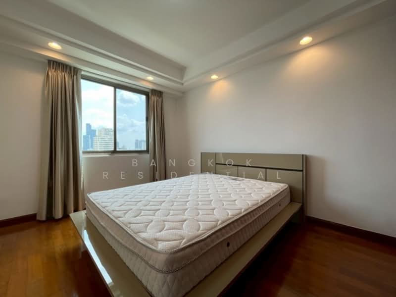 Royal Castle Sukhumvit, Bangkok, 30 Soi Sukhumvit 39, Khlongtoei Nua, Watthana, Bangkok, 3 Bedrooms, 160 sqm, Condo For Rent, by Bangkok Residential, 500212970 - DDproperty.com