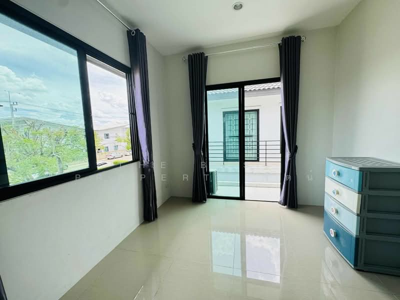 Chatluang Rangsit-Klong 3, Pathum Thani, Rangsit Road, Khlong Sam, Khlong Luang, Pathum Thani, 4 Bedrooms, 150 sqm, Semi-Detached House (Twin House) For Sale, by The Best Property รัตน์, 500212999 - DDproperty.com