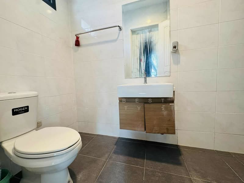 Chatluang Rangsit-Klong 3, Pathum Thani, Rangsit Road, Khlong Sam, Khlong Luang, Pathum Thani, 4 Bedrooms, 150 sqm, Semi-Detached House (Twin House) For Sale, by The Best Property รัตน์, 500212999 - DDproperty.com