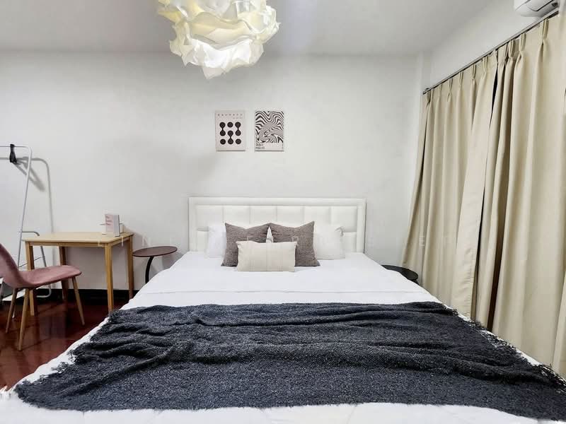 2-Storey Single House, Huai Khwang Area, Near KIS and SISB International Schools, Bangkok, Huai Khwang, Huai Khwang, Bangkok, 6 Bedrooms, 280 sqm, Single Detached House For Rent, by LINE @firststep, 500213005 - DDproperty.com