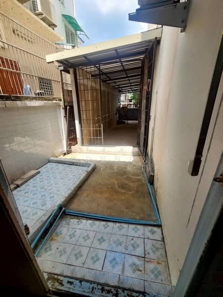 Baan Klang Muang Ratchada-Mengjai 1, Bangkok, 522 50-151 Saha Kan Pramun Alley, Wang Thonglang, Wang Thonglang, Bangkok, 3 Bedrooms, 300 sqm, Single Detached House For Sale, by Connex Property, 500213057 - DDproperty.com