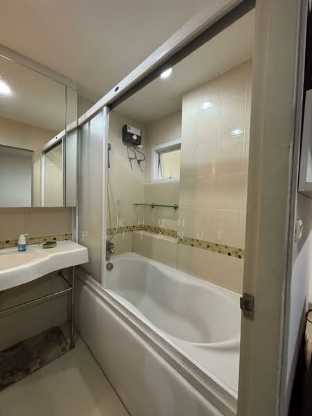 Life @ Ratchada, Bangkok, 36 Soi Lat Phrao 36, Chan Kasem, Chatuchak, Bangkok, 1 Bedroom, 43 sqm, Condo For Rent, by Khun Pattanut, 500213098 - DDproperty.com