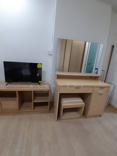 Happy Condo Ratchada 18, Bangkok, Mu Ban Yu Charoen 29 Alley, Samsen Nok, Huai Khwang, Bangkok, 1 Bedroom, 29 sqm, Condo For Rent, by Agentbkk, 500213109 - DDproperty.com