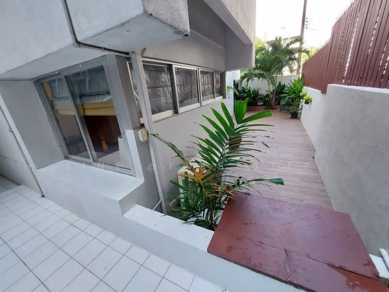Esmeralda Apartments, Bangkok, Soi Ngamduphli, Rama 4 Road, Thung Maha Mek, Sathon, Bangkok, 2 Bedrooms, 250 sqm, Condo For Rent, by LINE @firststep, 500213124 - DDproperty.com