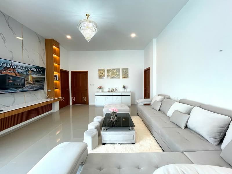 Newly built single house fully furnished, Chon Buri (Pattaya), Nong Pru, Bang Lamung (Pattaya), Chon Buri (Pattaya), 4 Bedrooms, 240 sqm, Single Detached House For Sale, by Pornnapa Titloi, 500213149 - DDproperty.com