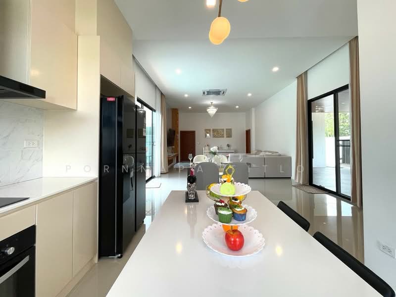 Newly built single house fully furnished, Chon Buri (Pattaya), Nong Pru, Bang Lamung (Pattaya), Chon Buri (Pattaya), 4 Bedrooms, 240 sqm, Single Detached House For Sale, by Pornnapa Titloi, 500213149 - DDproperty.com