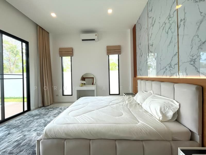 Newly built single house fully furnished, Chon Buri (Pattaya), Nong Pru, Bang Lamung (Pattaya), Chon Buri (Pattaya), 4 Bedrooms, 240 sqm, Single Detached House For Sale, by Pornnapa Titloi, 500213149 - DDproperty.com
