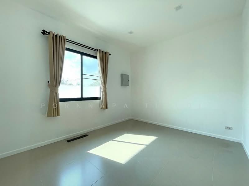 Newly built single house fully furnished, Chon Buri (Pattaya), Nong Pru, Bang Lamung (Pattaya), Chon Buri (Pattaya), 4 Bedrooms, 240 sqm, Single Detached House For Sale, by Pornnapa Titloi, 500213149 - DDproperty.com