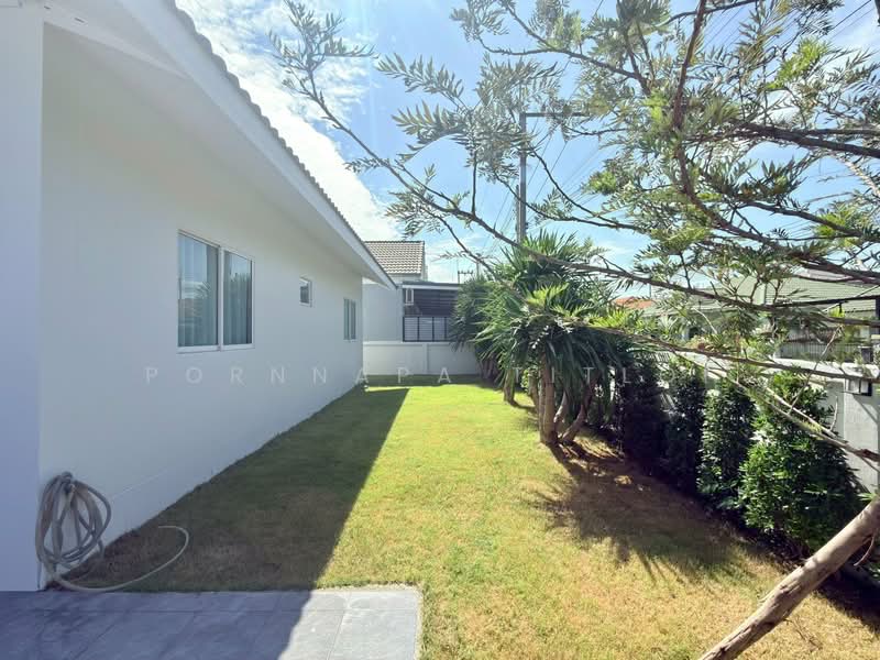 For Sale - Acharming corner house in Suksiri Village Takhian Tia,, Chon Buri (Pattaya)