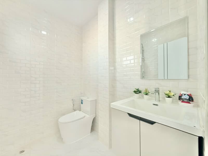 For Sale - Acharming corner house in Suksiri Village Takhian Tia,, Chon Buri (Pattaya)