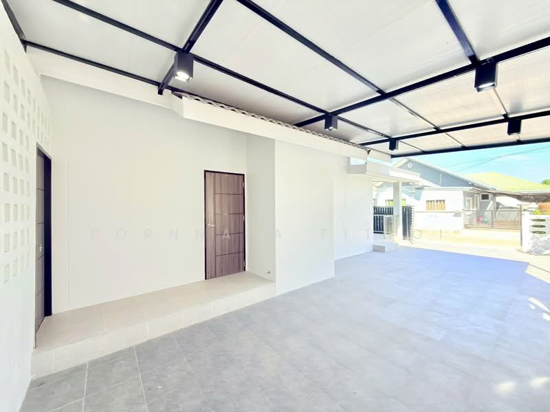 For Sale - Acharming corner house in Suksiri Village Takhian Tia,, Chon Buri (Pattaya)