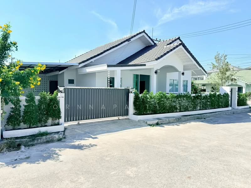 For Sale - Acharming corner house in Suksiri Village Takhian Tia,, Chon Buri (Pattaya)