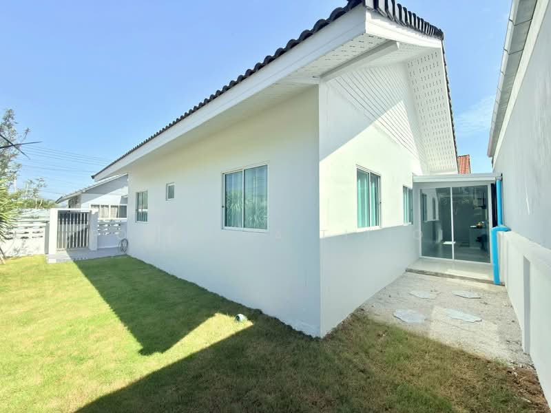 For Sale - Acharming corner house in Suksiri Village Takhian Tia,, Chon Buri (Pattaya)