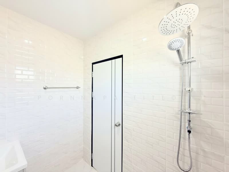 For Sale - Acharming corner house in Suksiri Village Takhian Tia,, Chon Buri (Pattaya)