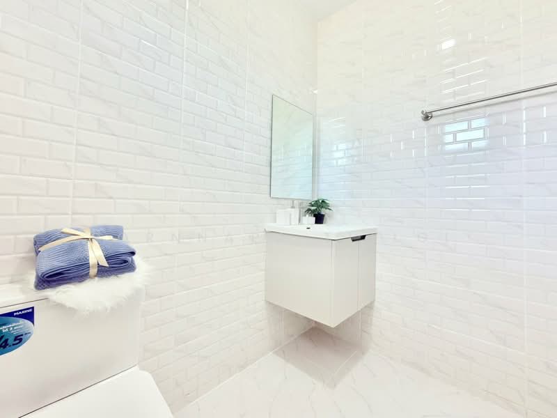 For Sale - Acharming corner house in Suksiri Village Takhian Tia,, Chon Buri (Pattaya)