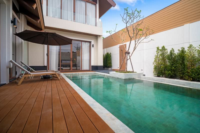 ให้เช่า - 3 Bedrooms Luxury Pool Villa for Rent in Pasak 8, ภูเก็ต