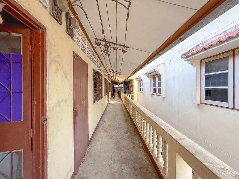 For Sale - Apartment in Ao Udom, Laem Chabang, with a detached house., Chon Buri (Pattaya)