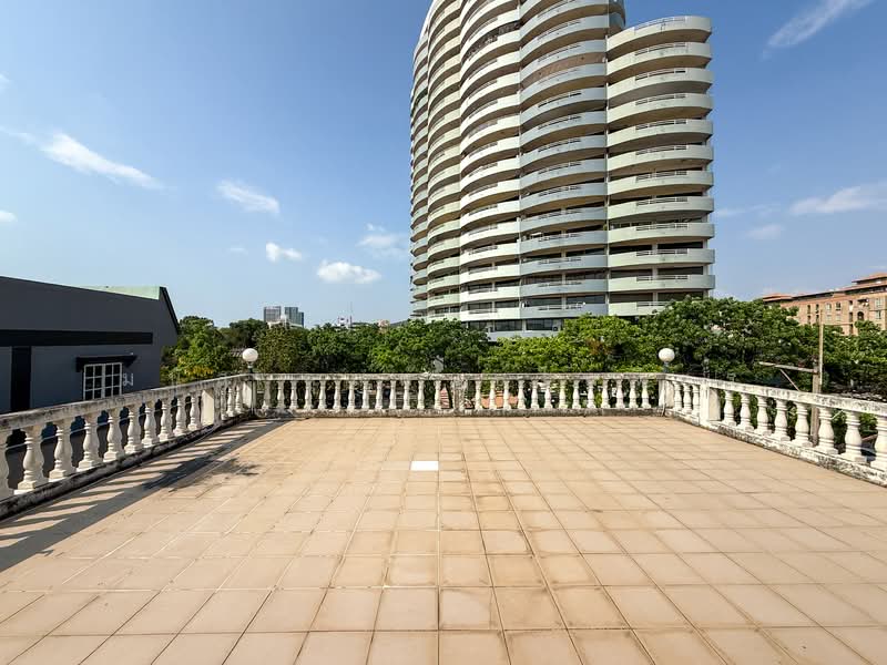 For Sale - Apartment in Ao Udom, Laem Chabang, with a detached house., Chon Buri (Pattaya)