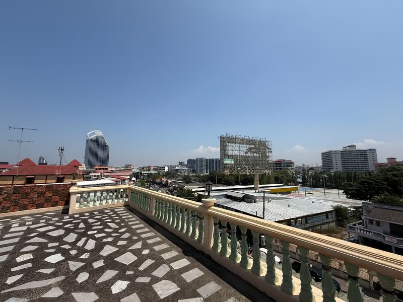 For Rent - Commercial building in Pattaya, located on the main road., Chon Buri (Pattaya)