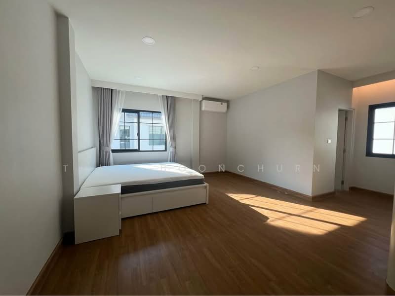 Centro Bangna, Samut Prakan, 111 Soi 3, Bang Kaeo, Bang Plee, Samut Prakan, 4 Bedrooms, 280 sqm, Single Detached House For Rent, by Thiti Boonchurn, 500213210 - DDproperty.com