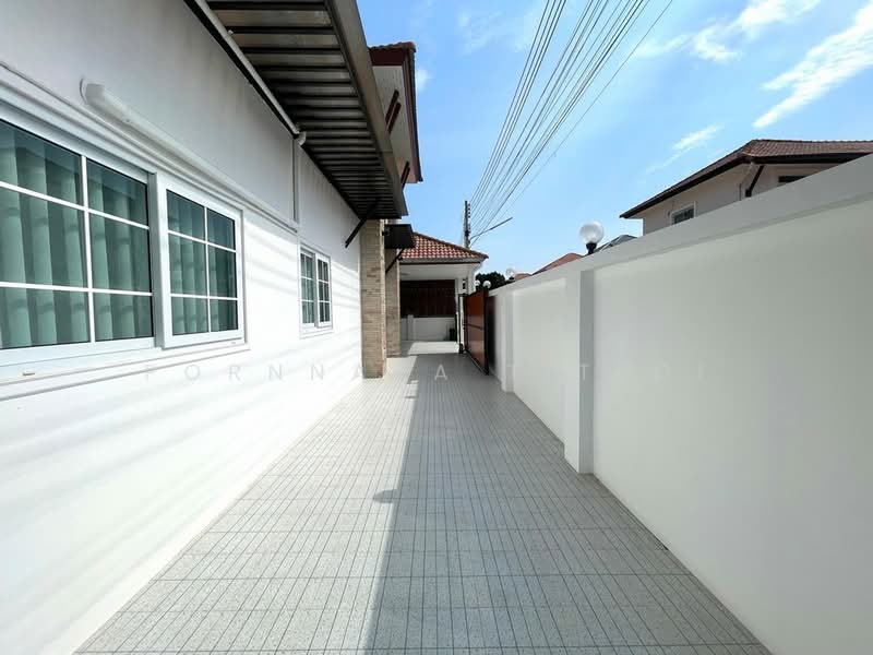 Spacious Pool Villa 5 Minutes to Jomtien Beach, Chon Buri (Pattaya), Na Kloe, Bang Lamung (Pattaya), Chon Buri (Pattaya), 5 Bedrooms, 512 sqm, Single Detached House For Sale, by Pornnapa Titloi, 500213214 - DDproperty.com