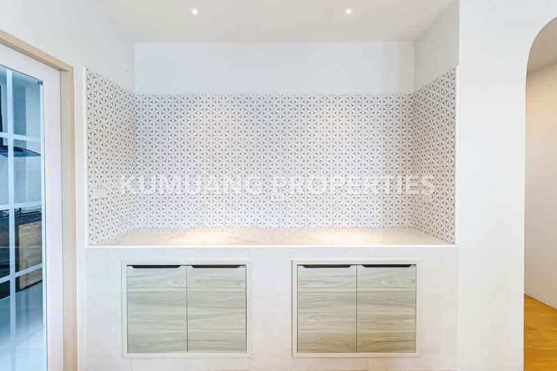 บ้านเดี่ยว 3 ชั้น สไตล์โมเดิร์น, เชียงใหม่, สันผักหวาน, หางดง, เชียงใหม่, 550 ตร.ม., บ้านเดี่ยว ขาย, โดย Tanannat Porntadapattanayothin, 500213334 - DDproperty.com