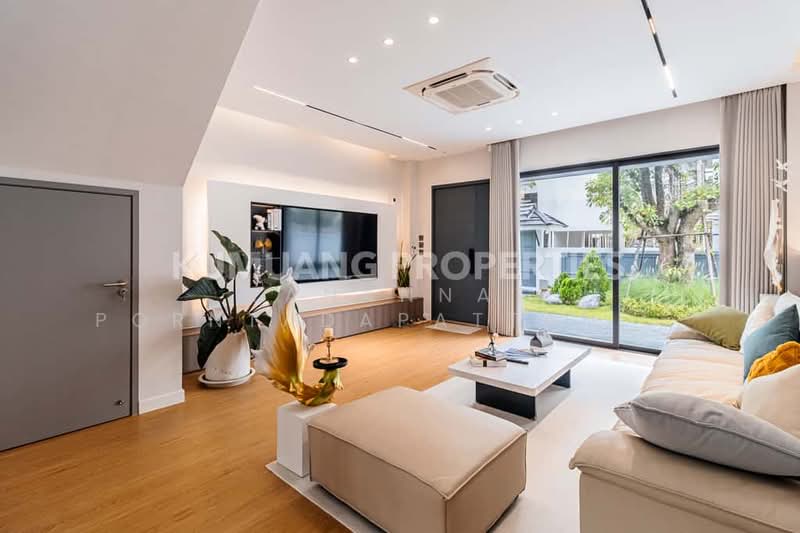 พูลวิลล่าหรู, Chiang Mai, Wat Khet, Muang Chiang Mai, Chiang Mai, 4 Bedrooms, 260 sqm, Single Detached House For Sale, by Tanannat Porntadapattanayothin, 500213339 - DDproperty.com