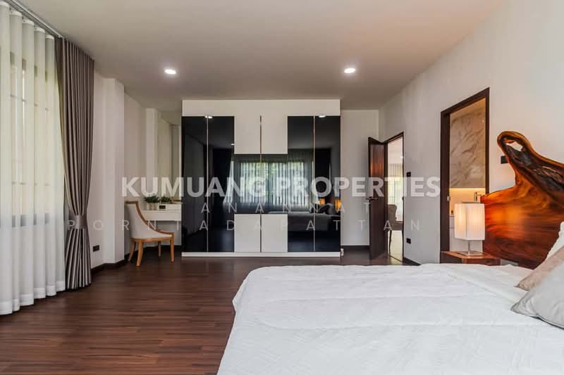 Pool Villa หรูใน โซนสันกำแพง, Chiang Mai, San Kamphaeng, San Kamphaeng, Chiang Mai, 4 Bedrooms, 306 sqm, Single Detached House For Sale, by Tanannat Porntadapattanayothin, 500213376 - DDproperty.com