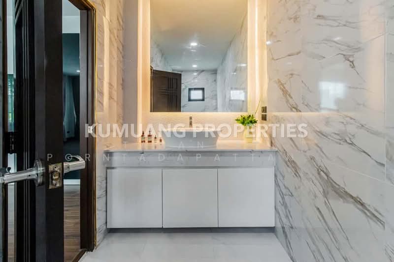 Pool Villa หรูใน โซนสันกำแพง, เชียงใหม่, สันกำแพง, สันกำแพง, เชียงใหม่, 306 ตร.ม., บ้านเดี่ยว ขาย, โดย Tanannat Porntadapattanayothin, 500213376 - DDproperty.com