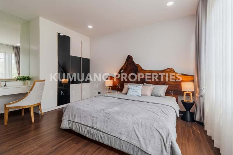 Pool Villa หรูใน โซนสันกำแพง, Chiang Mai, San Kamphaeng, San Kamphaeng, Chiang Mai, 4 Bedrooms, 306 sqm, Single Detached House For Sale, by Tanannat Porntadapattanayothin, 500213376 - DDproperty.com