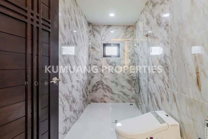 Pool Villa หรูใน โซนสันกำแพง, Chiang Mai, San Kamphaeng, San Kamphaeng, Chiang Mai, 4 Bedrooms, 306 sqm, Single Detached House For Sale, by Tanannat Porntadapattanayothin, 500213376 - DDproperty.com