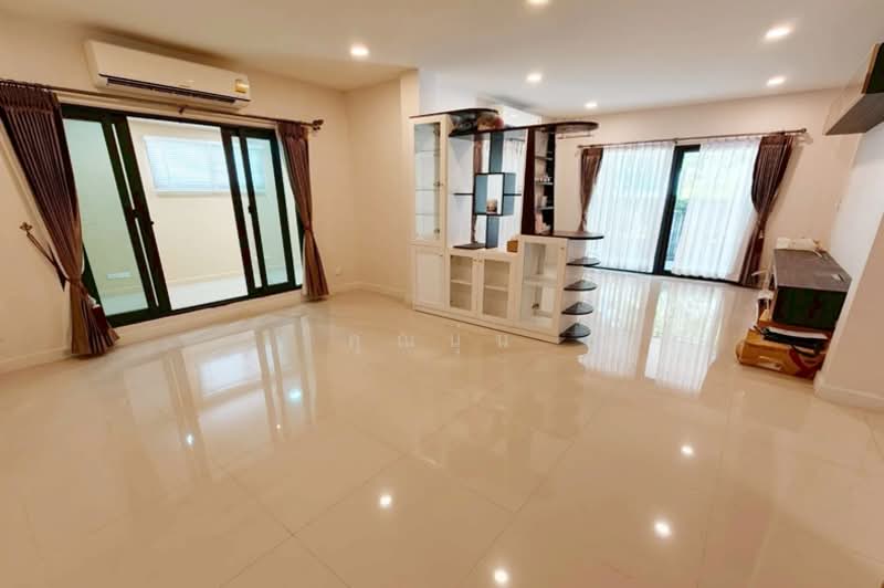 Centro Chaiyaphruek-Chaengwattana 2, Nonthaburi, 45/1 Moo 2, Khlong Khoi, Pak Kret, Nonthaburi, 4 Bedrooms, 220 sqm, Single Detached House For Sale, by คุณนุ่น, 500213387 - DDproperty.com