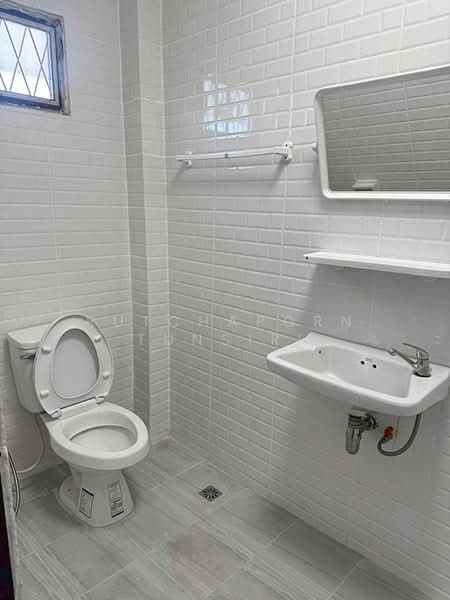 ทาวน์เฮ้าส์ให้เช่า – ใกล้รร.มงฟอร์ตวิทยาลัย แผนกประถม เพียง 5 นาที ค่าเช่า 16,000 บาท /เดือนNo.1H684, Chiang Mai, Chang Klan, Muang Chiang Mai, Chiang Mai, 2 Bedrooms, 120 sqm, Townhouse For Rent, by Rutchaporn Tunsiri, 500213394 - DDproperty.com