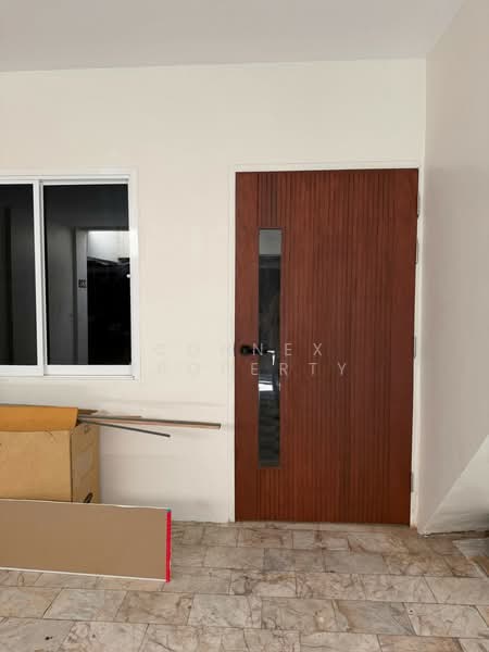 ให้เช่า - ทาวน์โฮม 4 ชั้นให้เช่า ,สาทร, กรุงเทพ